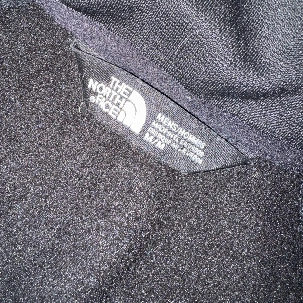 Men's The North Face Black Pullover size medium